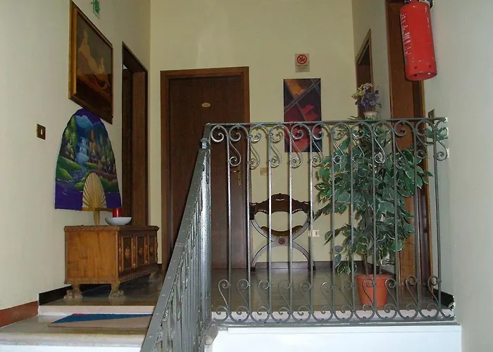 Hotell Alla Pesa 2*