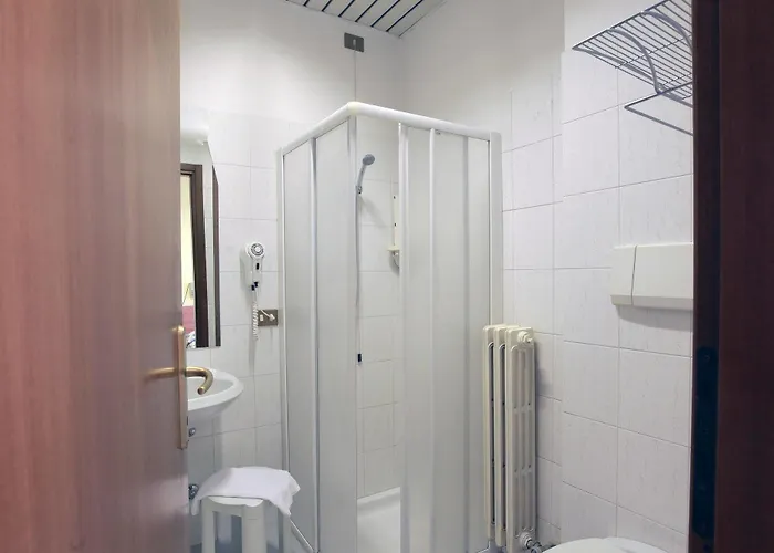 Hotell Alla Pesa 2*